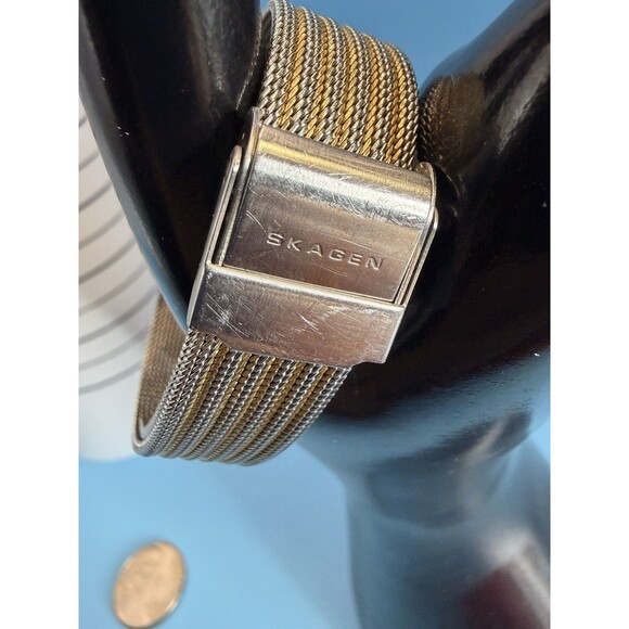 Working Skagen Women\'s Diamond Gold Tone Steel Mesh Bracelet Watch New Battery